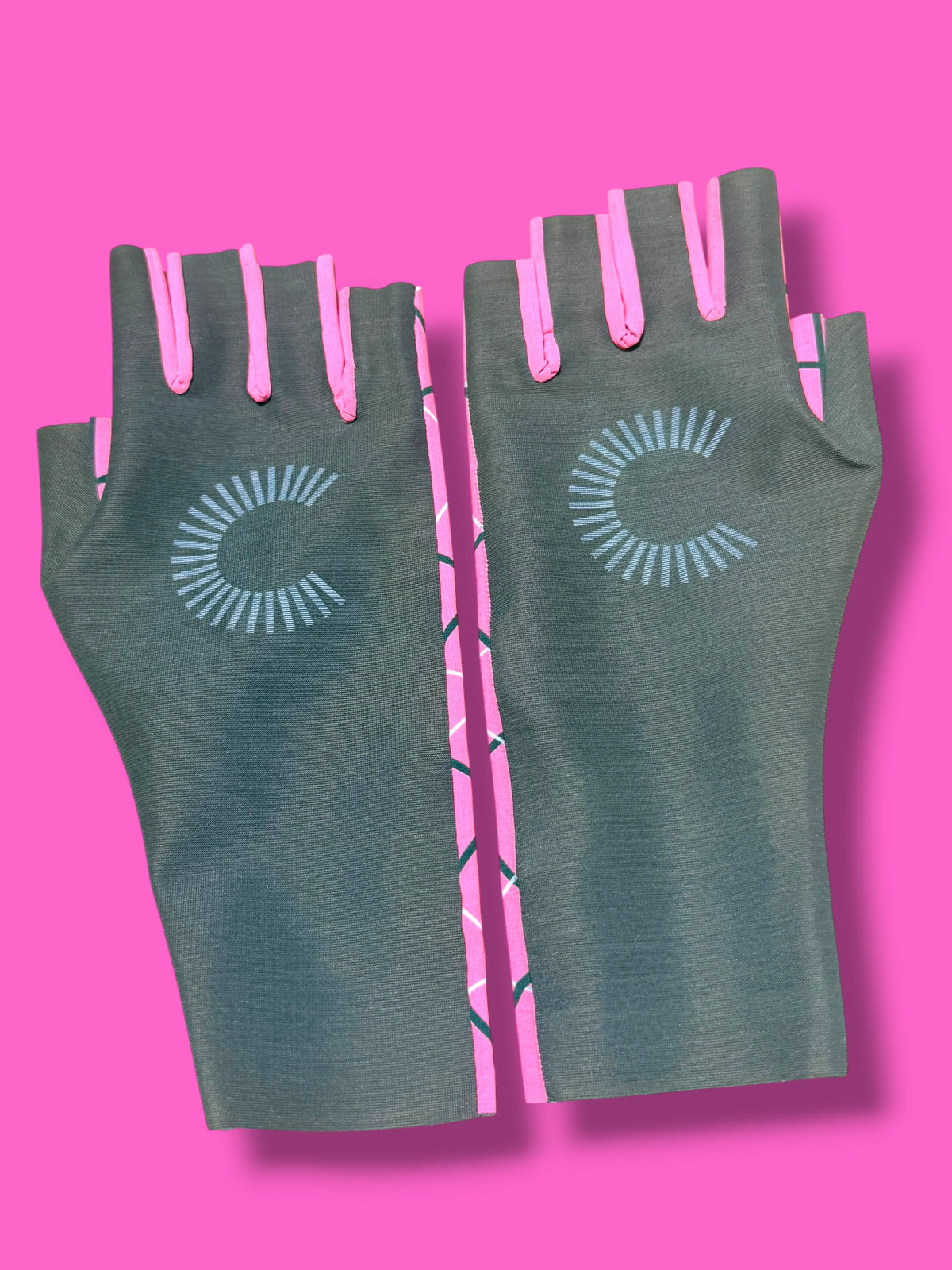 EF 2022 Pro Team Aero TT Gloves | EF Education First | Rapha Men's Pro Kit