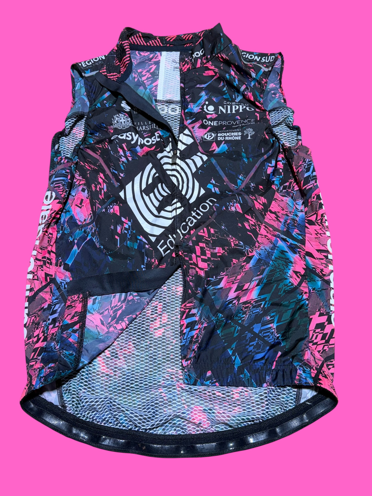 EF 2022 Packable Lightweight Wind Vest Giro d'Italia Switchout | EF Education First | Rapha Men's Pro Kit