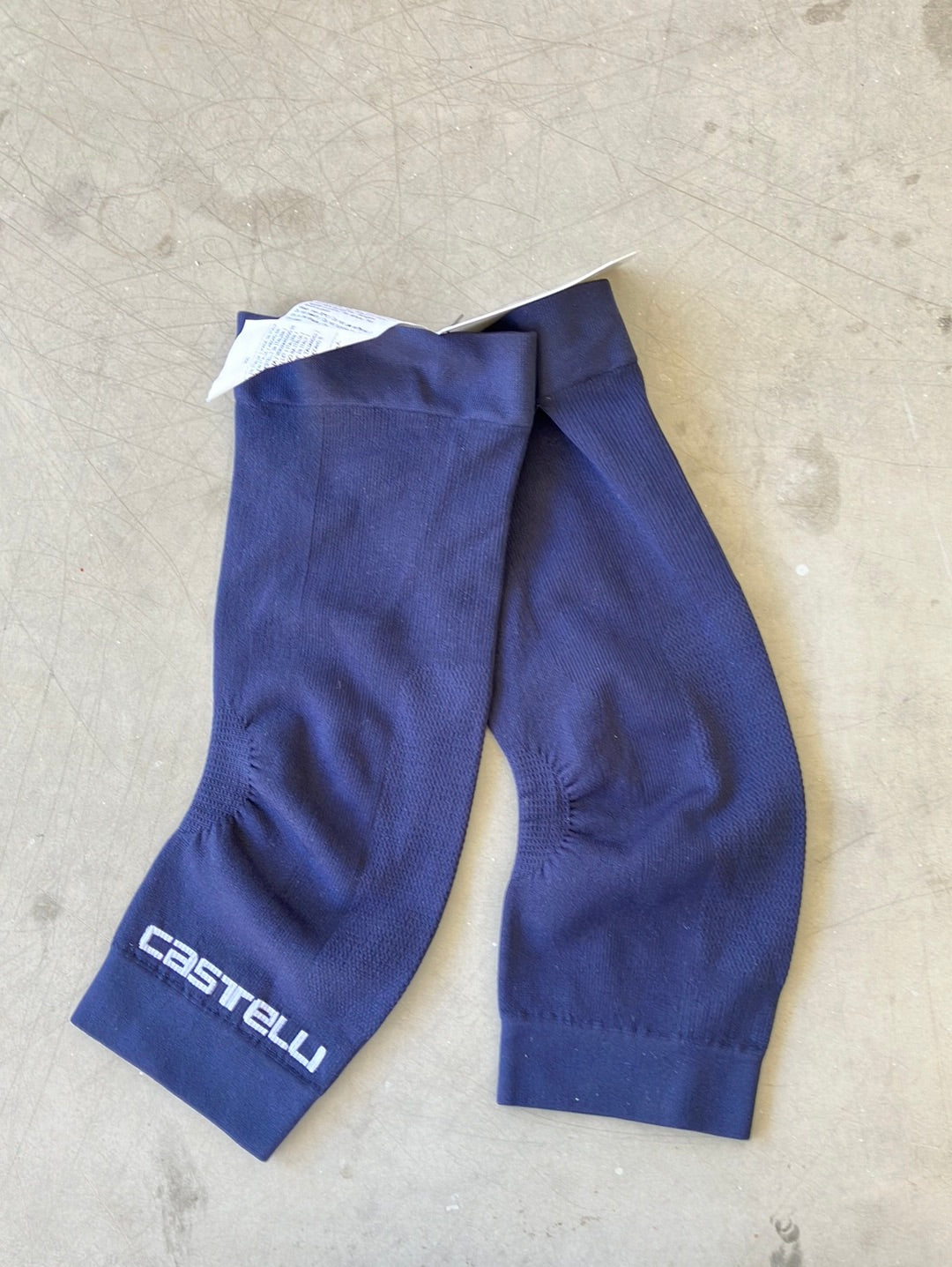 Seamless knee warmers | Castelli | Quick-Step Alpha Vinyl / Soudal | Pro Cycling Kit