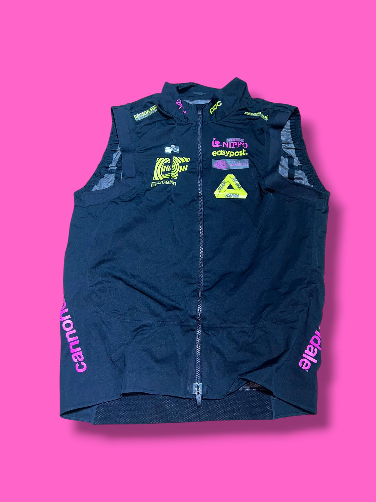 EF 2022 Rain Vest Rapha-Palace | EF Education First | Rapha Men's Pro Kit