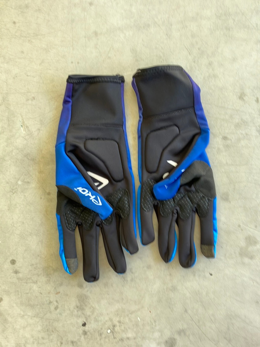Gloves - Long Finger Winter Thermal Gloves | Ekoi | Israel Premier Tech IPT | Pro Cycling Kit