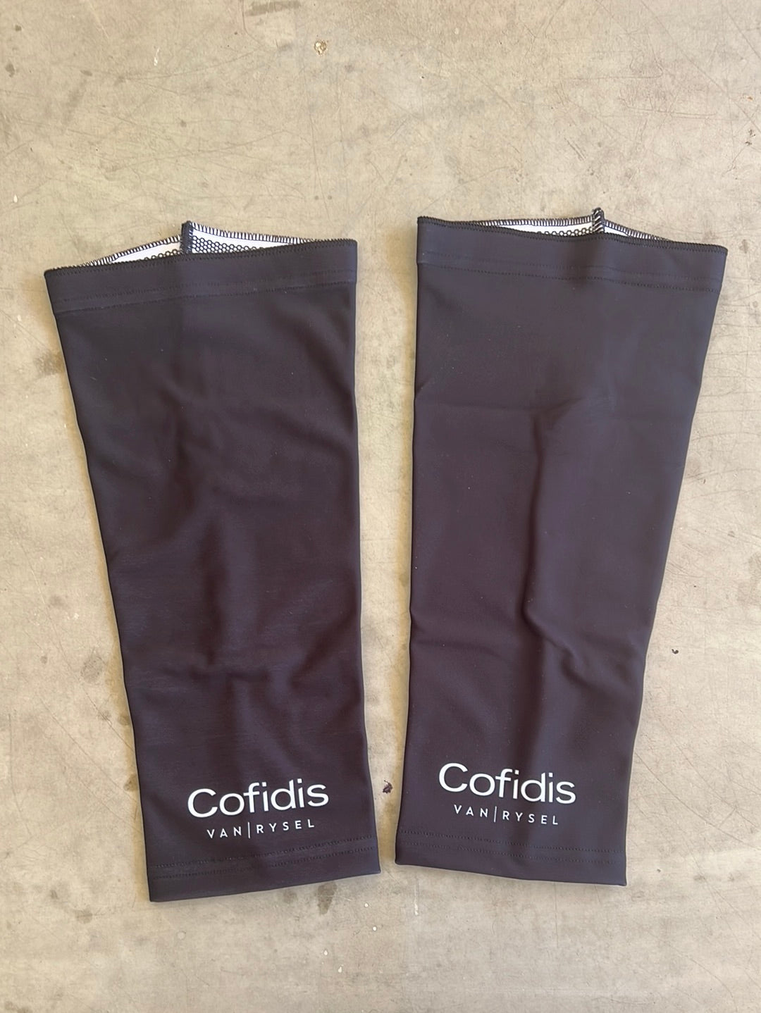 Thermal Knee Warmers | Van Rysel | Cofidis | Pro-Issued Cycling Kit
