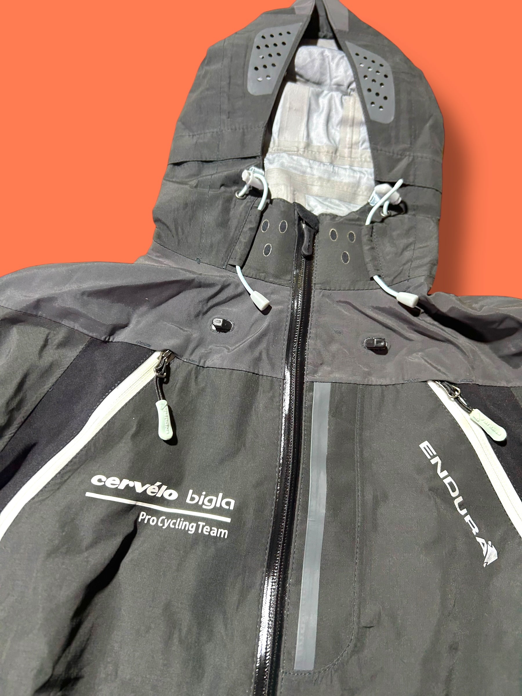 Waterproof Jacket Casual | Team Cervelo | Endura | Pro Cycling Kit