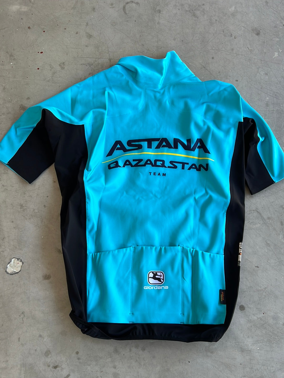 Short Sleeve Gabba Jacket Versa | Giordana | Astana | Pro Cycling Kit