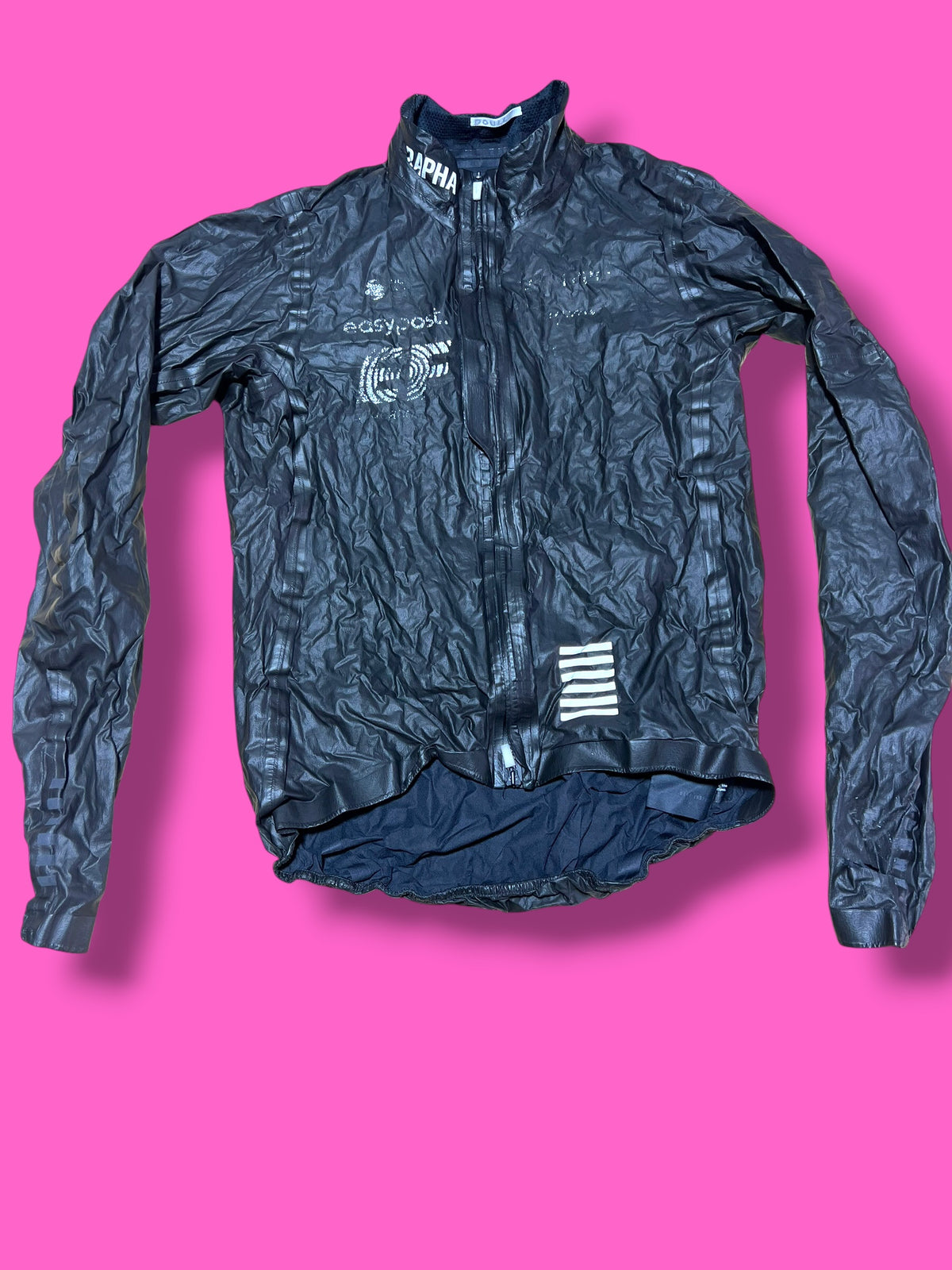 EF Prototype SHAKEDRY Jacket GORE-TEX - Cuff Hole | EF Education First | Rapha Men's Pro Kit