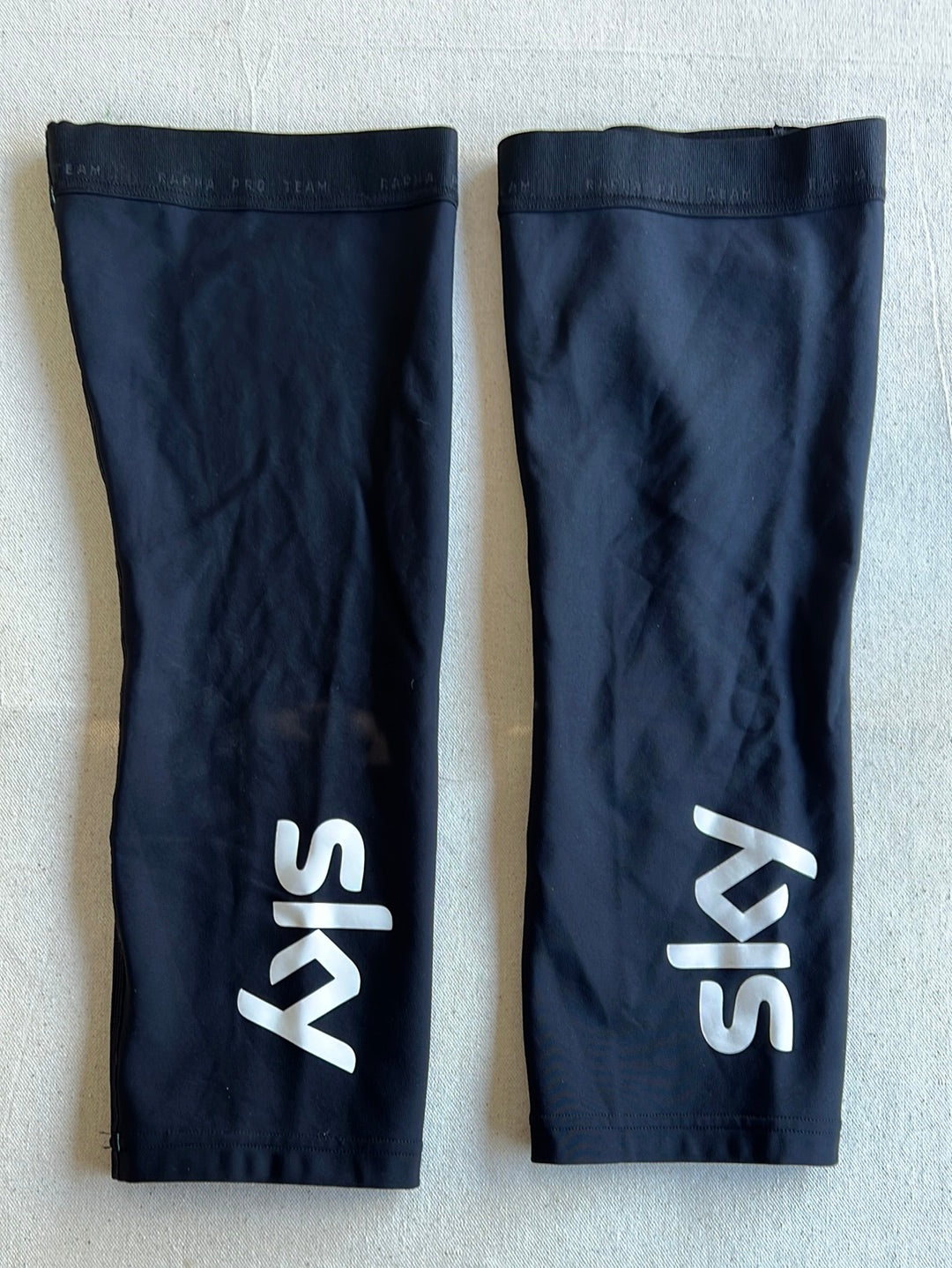 Thermal Knee Warmers | Rapha | Team Sky | Pro Cycling Kit