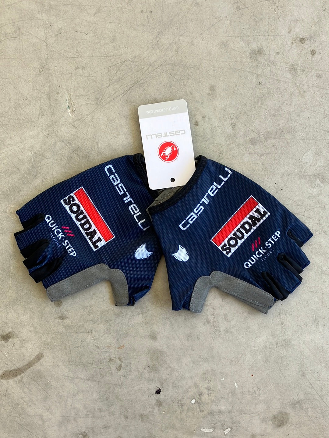 Super Leggera Cycling Gloves | Castelli | Soudal / Deceuninck Quick-Step | Pro-Issued Cycling Kit