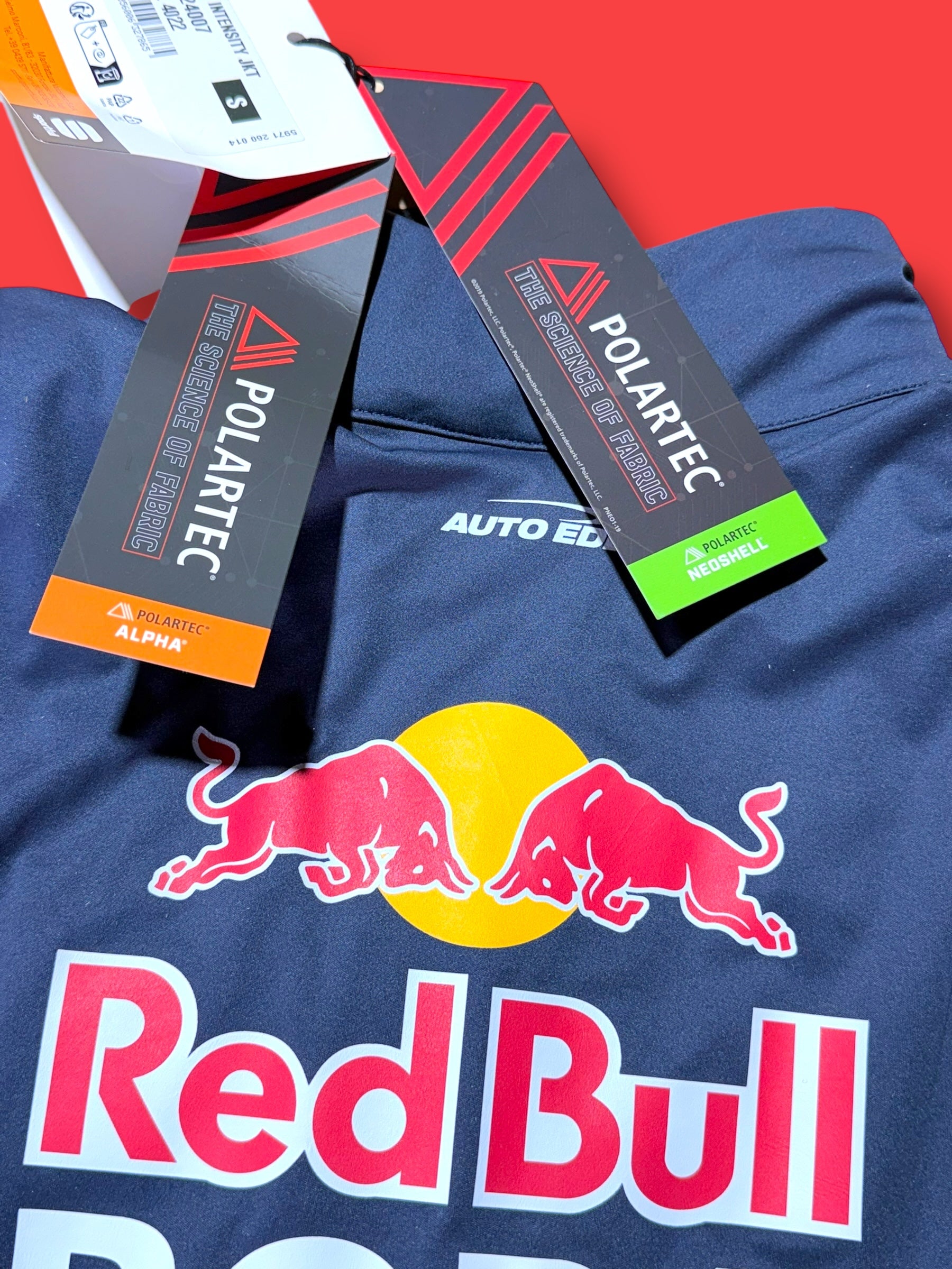 Intensity Deep Winter Jacket | Sportfull | Red Bull Bora Hansgrohe |Pro Cycling