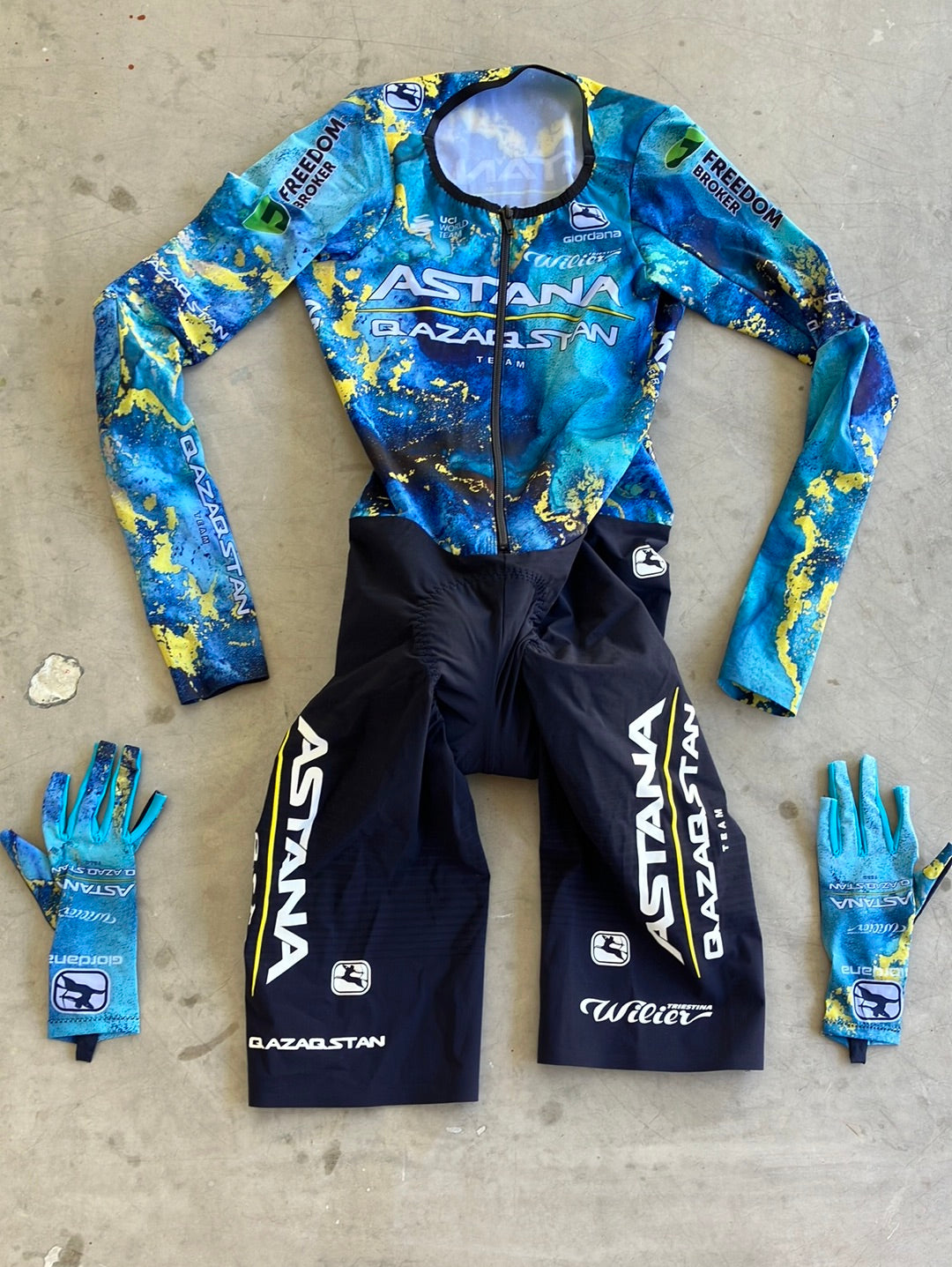Long Sleeve TT Suit & Aero Gloves Bundle - Tour De France Limited Edition | Giordana | Astana | Pro Cycling Kit