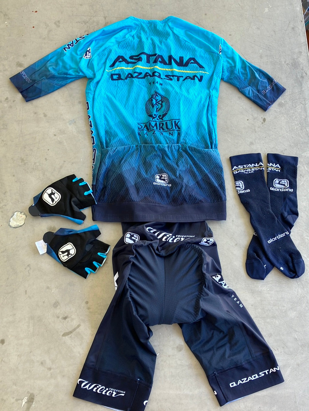 Summer Jersey, Bib Shorts, Gloves & Socks Bundle | Giordana | Astana | Pro Cycling Kit