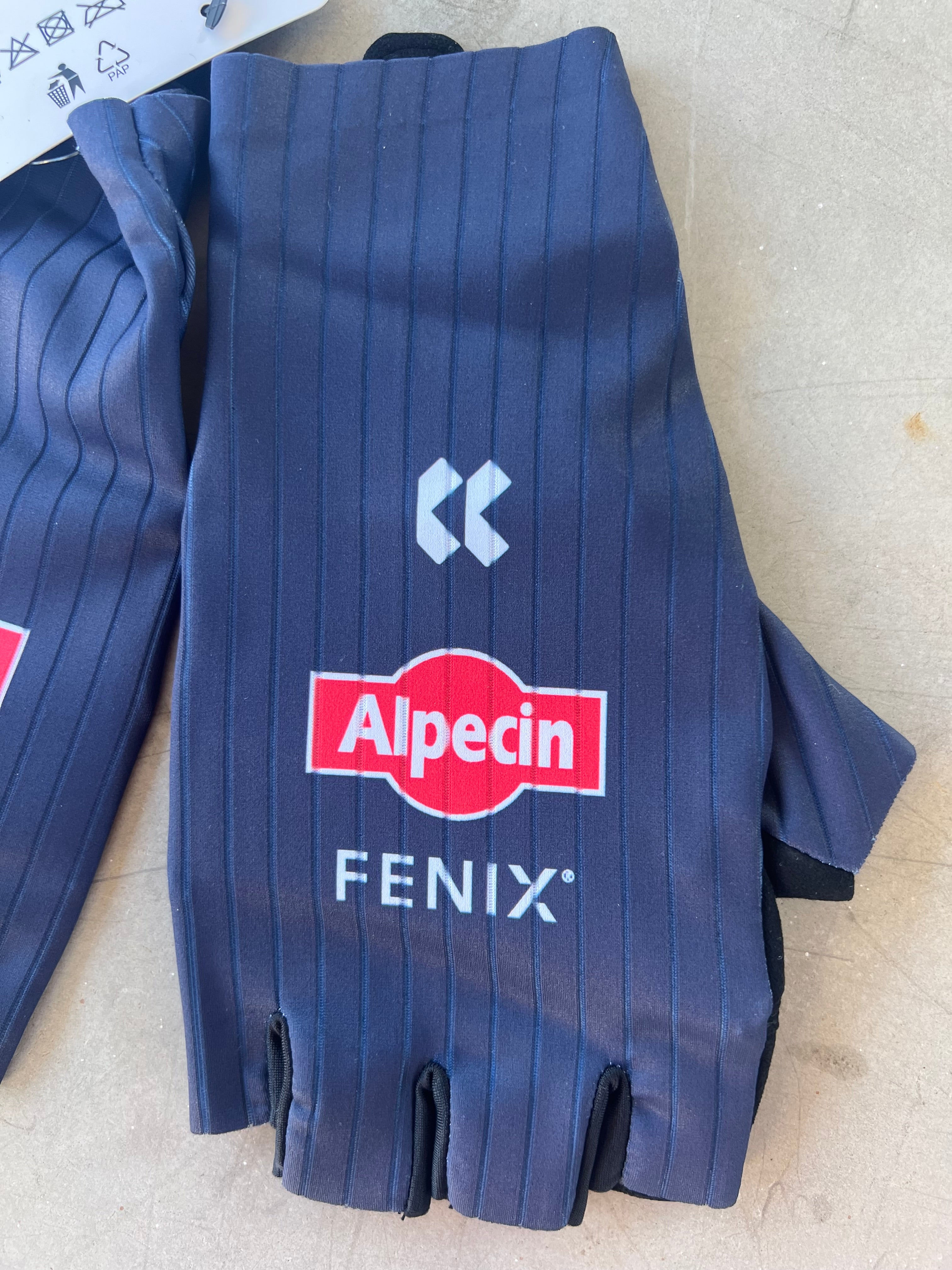 Alpecin Fenix Men | Kalas Aero Gloves | Navy | Rider-Issued Pro Team Kit