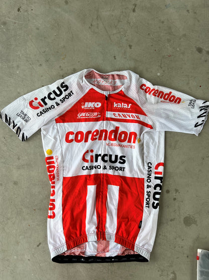 Corendon Circus | Kalas Bundle - Summer Jersey, Bibs, Knee Warmers | White | L | Rider-Issued Pro Team Kit