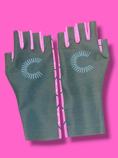 EF 2022 Pro Team Aero TT Gloves | EF Education First | Rapha Men's Pro Kit