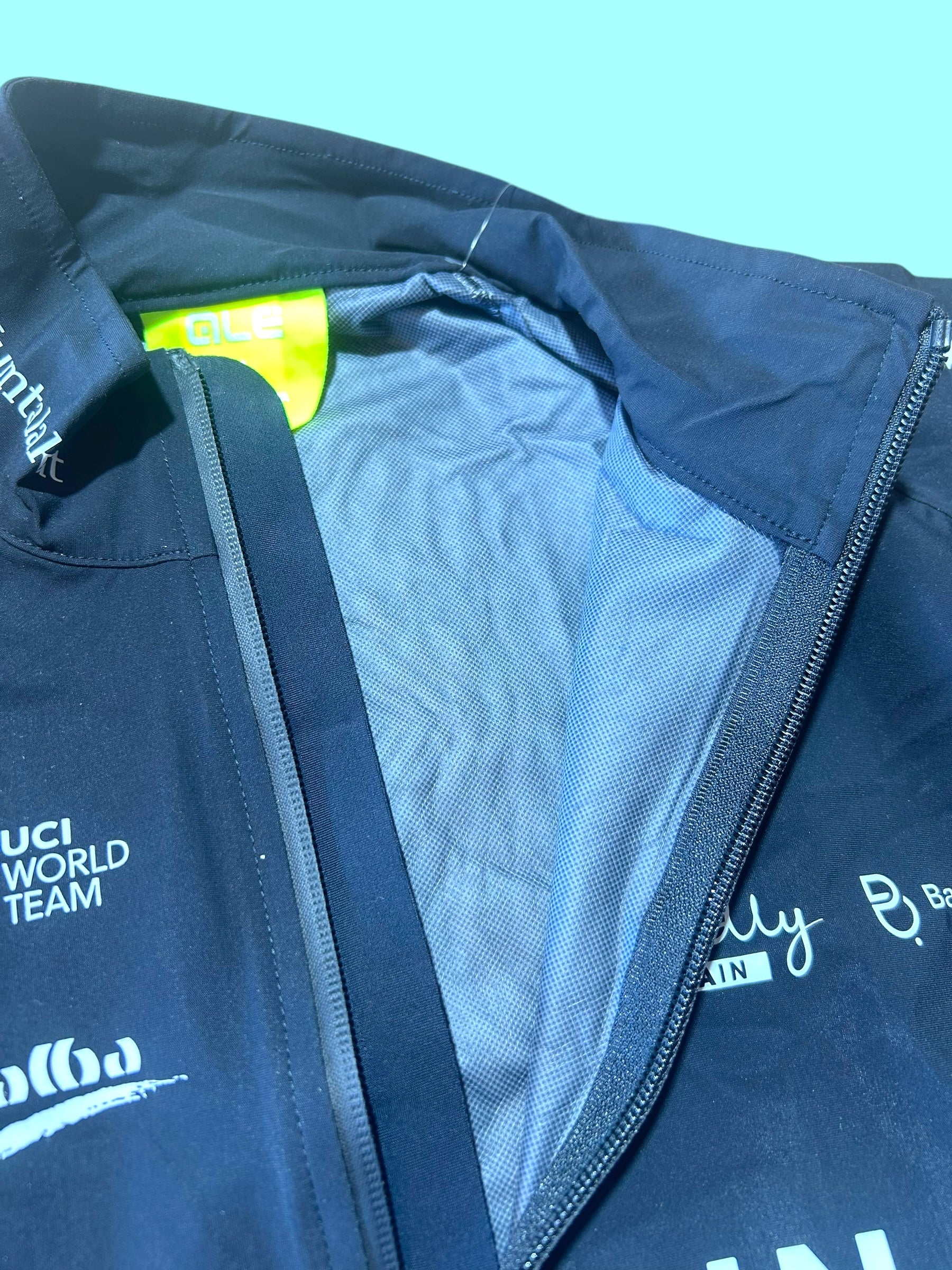 Rain Jacket  Cape Waterproof  Winter | Ale |Bahrain Victorious| Pro Cycling Kit