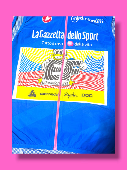 EF 2020 Wind Vest with Climber Jersey Palace Giro Switchout Mountains Leader | EF Education First | Rapha Men's Pro Kit