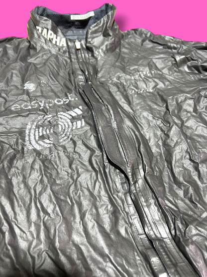 EF Prototype SHAKEDRY Jacket GORE-TEX - Cuff Hole | EF Education First | Rapha Men's Pro Kit