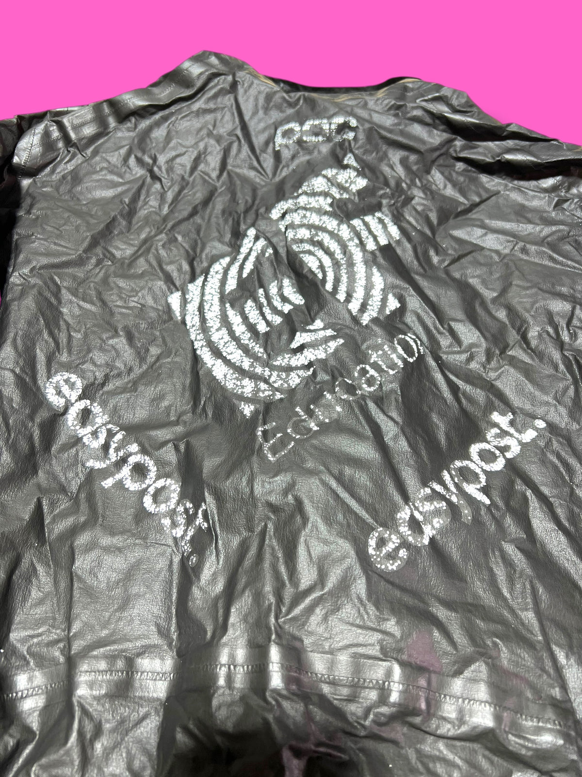 EF Prototype SHAKEDRY Jacket GORE-TEX - Cuff Hole | EF Education First | Rapha Men's Pro Kit