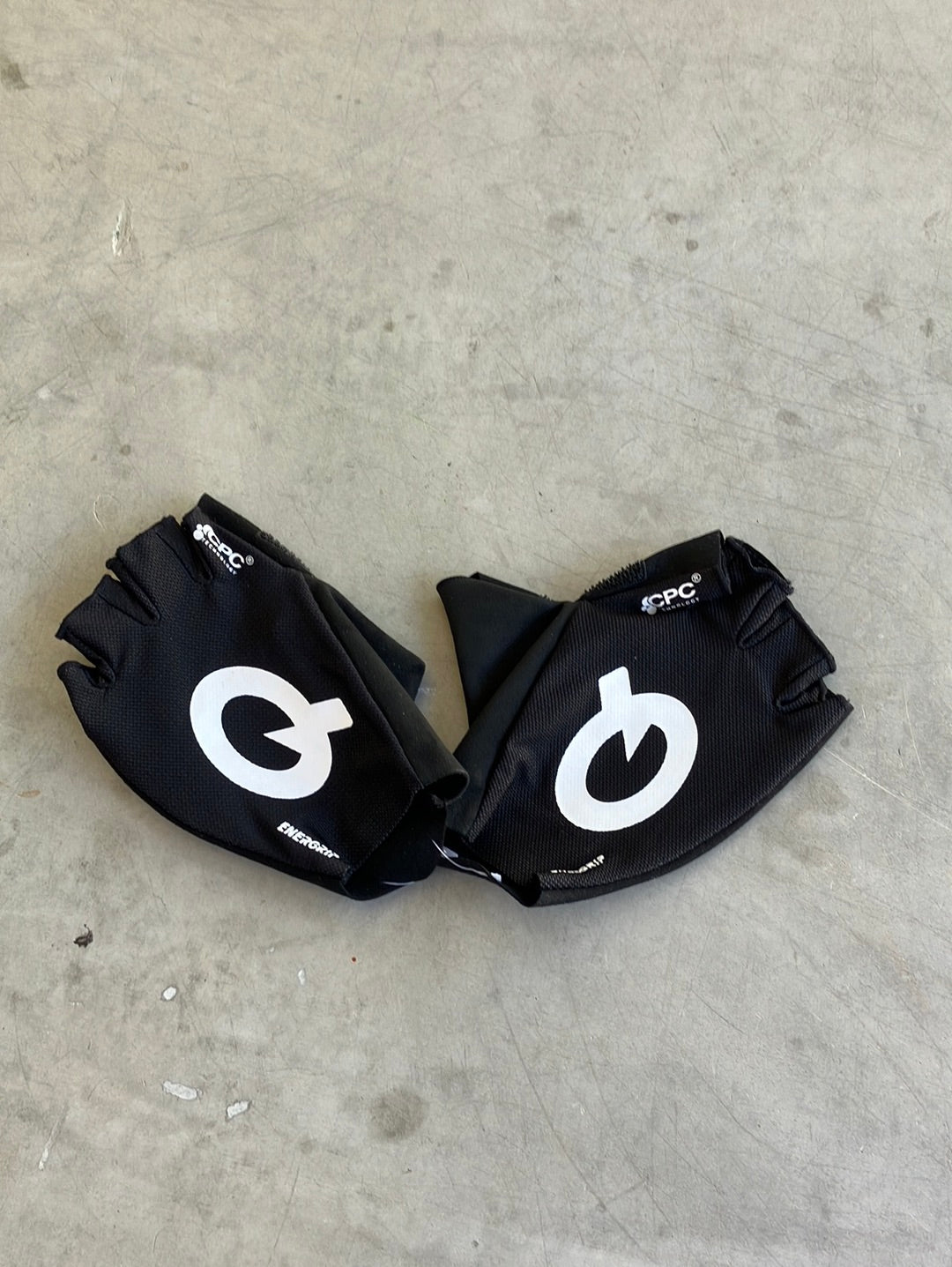 Cycling Gloves | Ale | Bahrain Victorious | Pro Cycling Kit