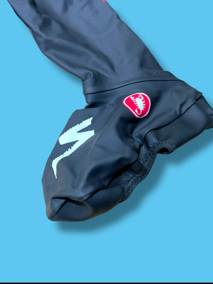 Aero Race Shoecover. Overshoe Winter Thermal Rain   | Castelli |  Soudal Quick-Step| Pro Cycling Kit