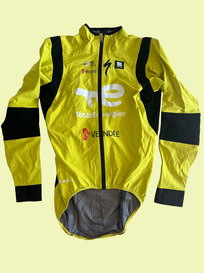 Aqua Pro Rain Jacket Gore-Tex | Sportful | Total Energies | Pro Cycling Kit