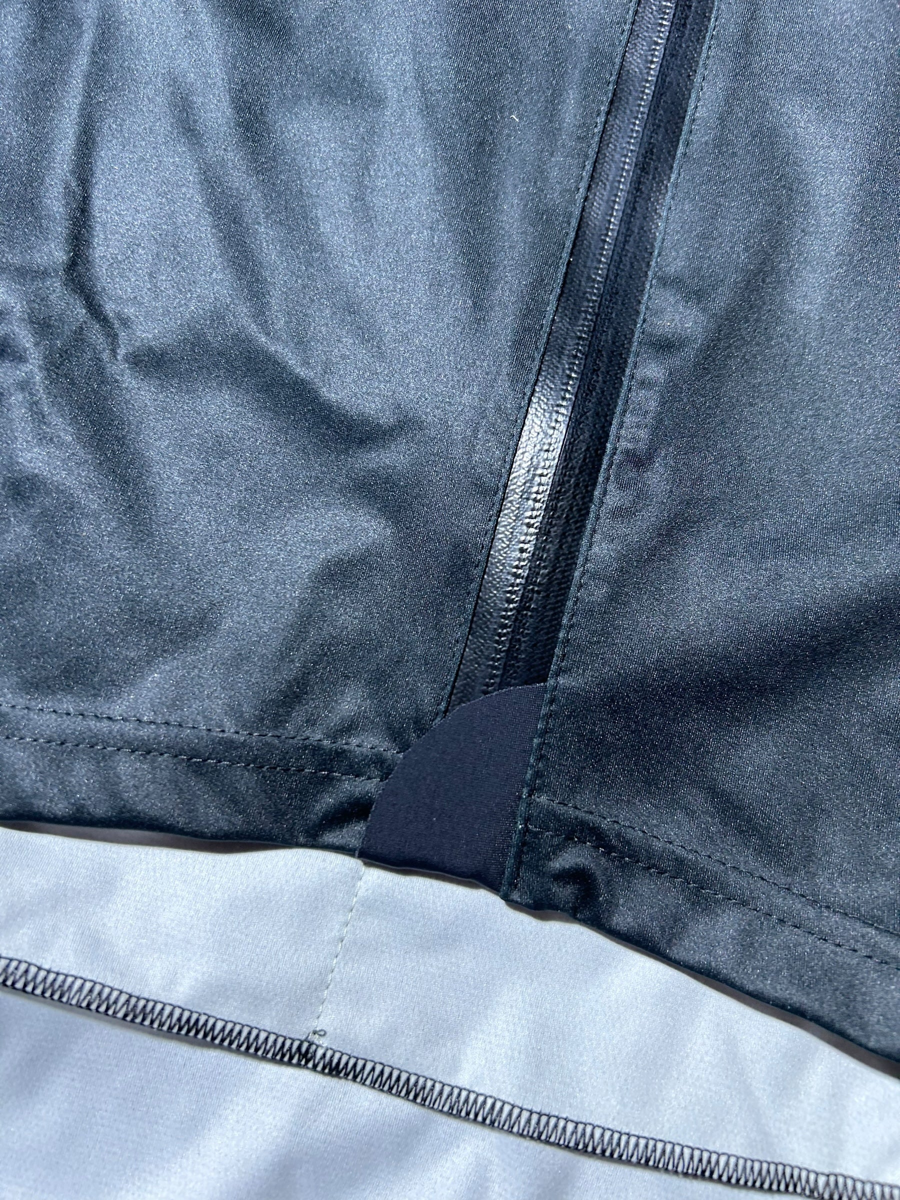 Gabba Thermal Windproof Waterproof Gota Winter Racing   | Decathlon AG2R La Mondiale  | Rosti | Pro Cycling Kit