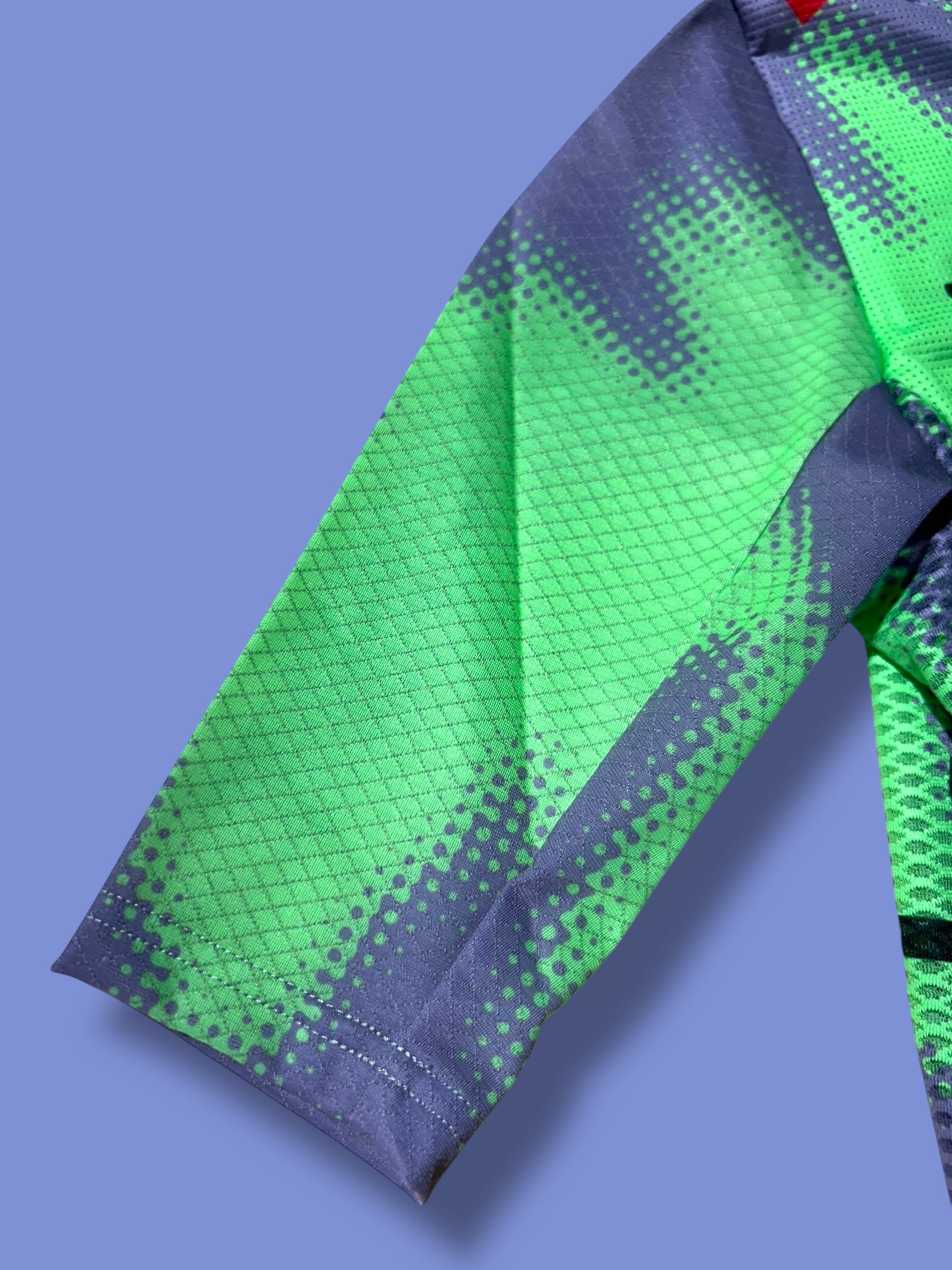 Women's Aero Jersey, Bib Shorts, Arm Warmers, Leg Warmers and Aero Gloves Bundle  | Lifeplus Wahoo  | MAAP  | Pro Cycling Kit