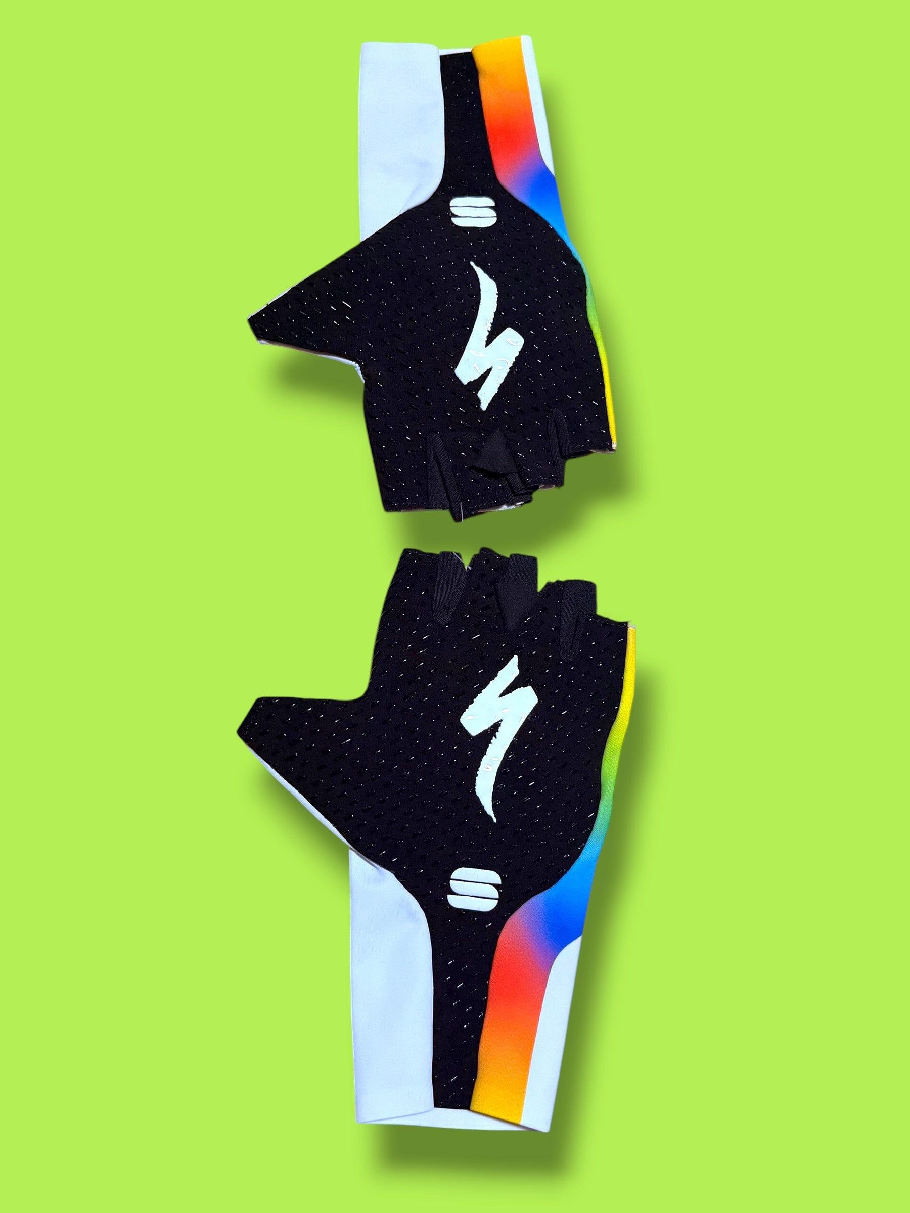 Aero Glove|Total Energies |BioRacer  Pro Cycling Kit