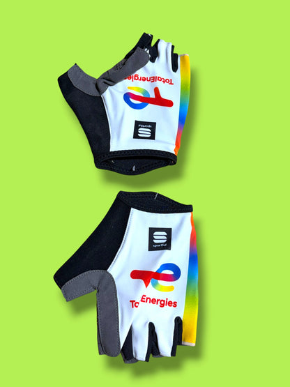 Aero Glove|Total Energies |BioRacer  Pro Cycling Kit