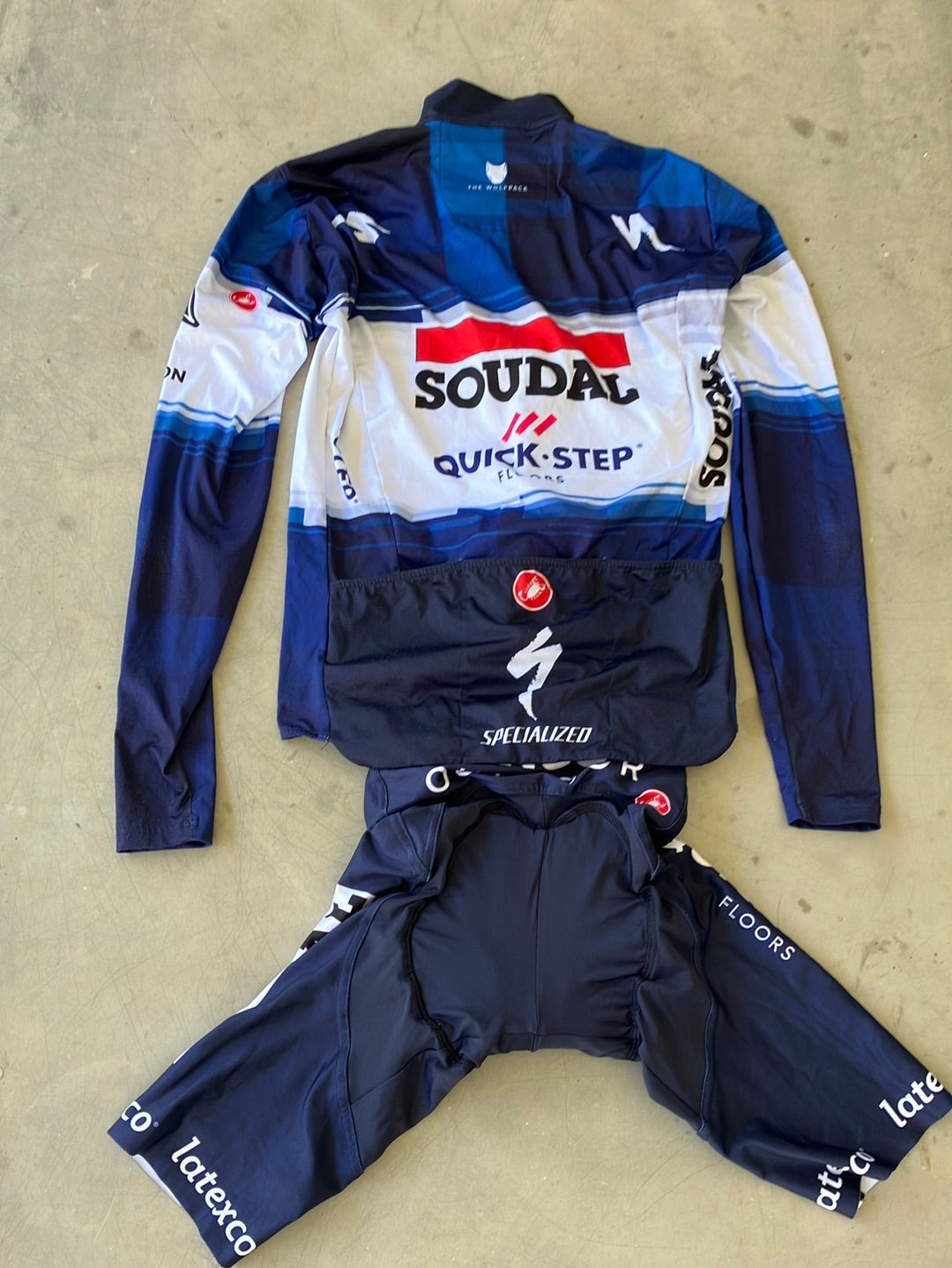 Long Sleeve Midweight Jersey and Bib shorts | Castelli | Quick-Step Alpha Vinyl / Soudal  | Pro Cycling Kit